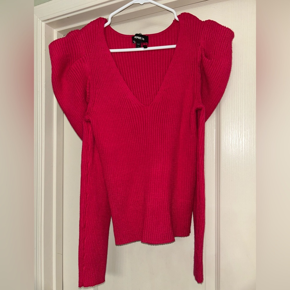 Express Women's pink V-Neck Sweater - NWOT